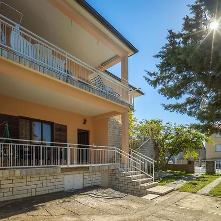Apartman Pet Friendly Apartment In Novi Vinodolski