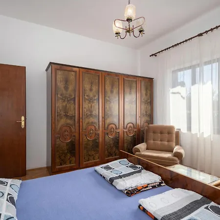Pet Friendly Apartment In Novi Vinodolski Novi Vinodolski