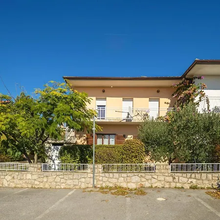 Apartman Pet Friendly Apartment In Novi Vinodolski Novi Vinodolski